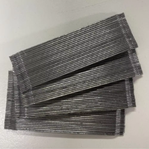 application of end hook row steel fiber micro reinforced concrete in bridge floor